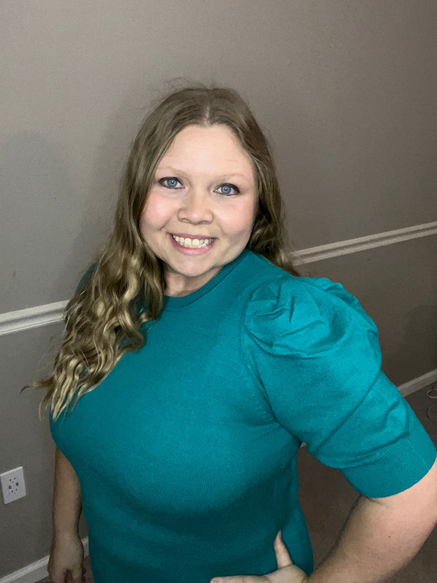 Belle's Puffy Shoulder Top