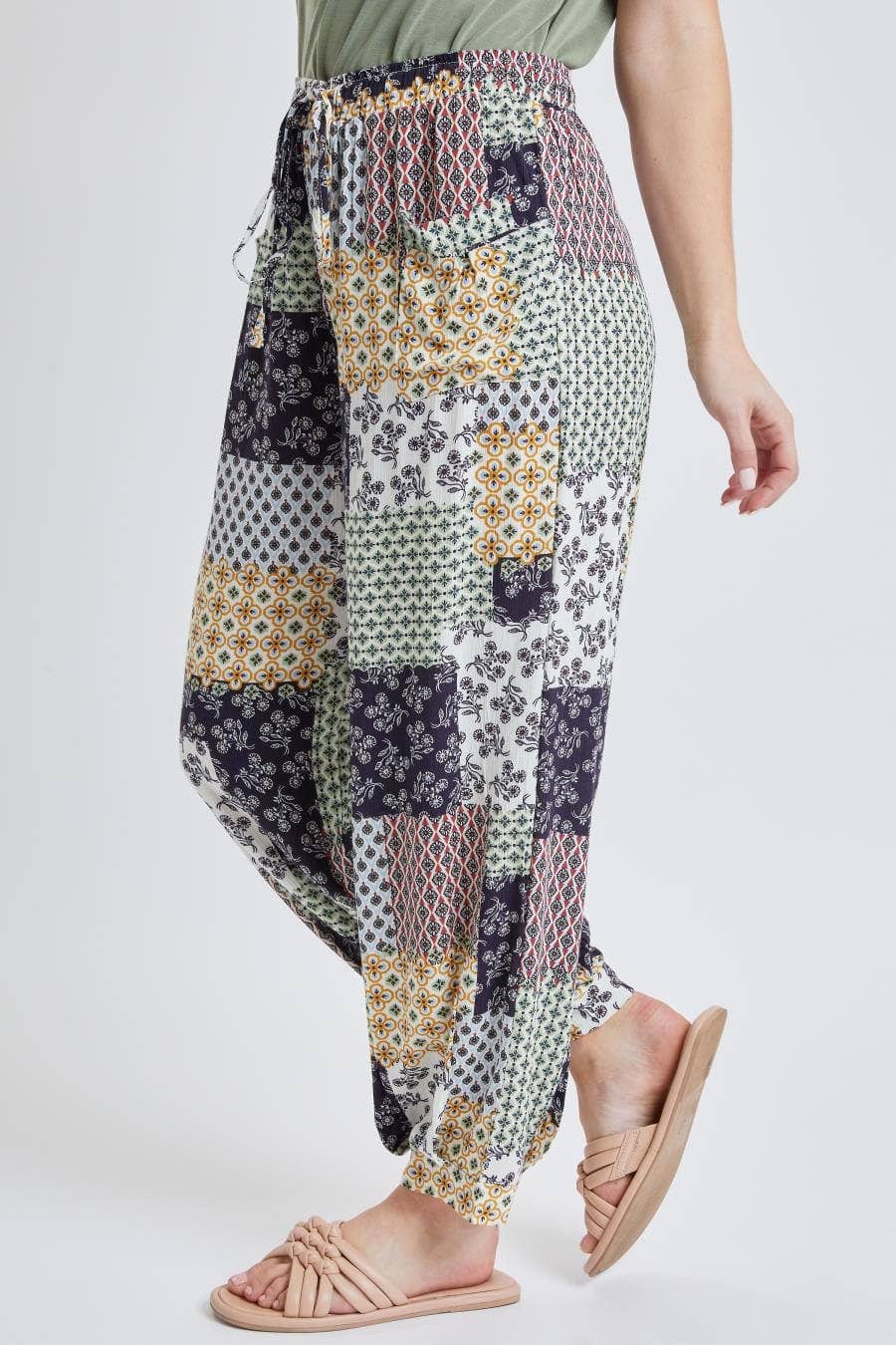 Cania's Drawstring Wide Jogger Pant