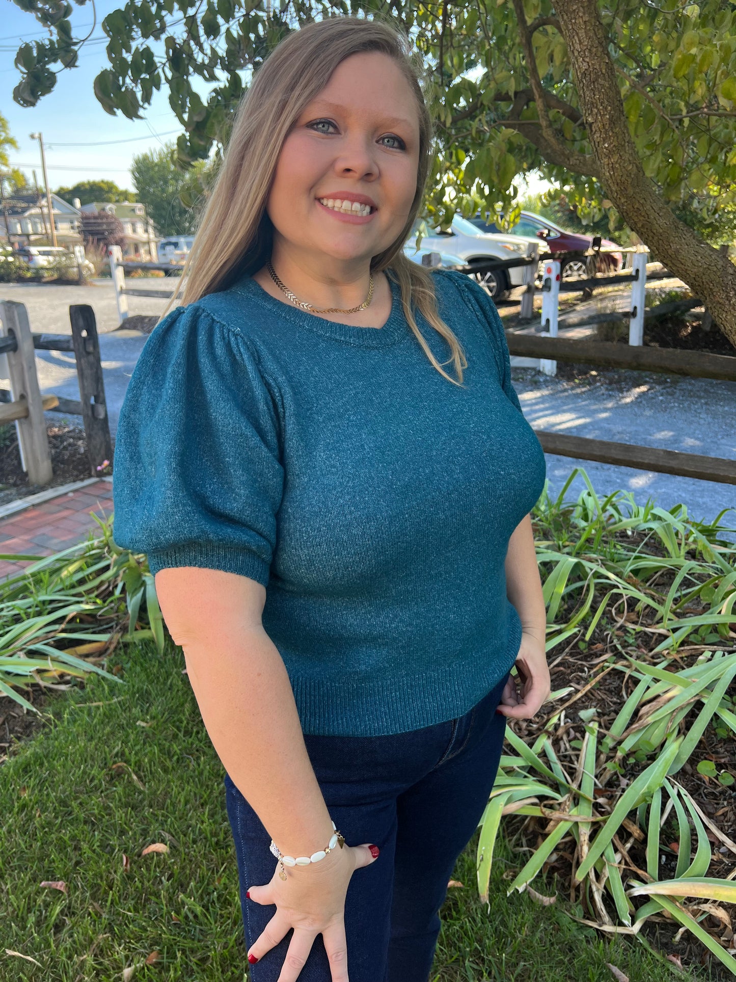 Tayra's Puffy Shoulder Top
