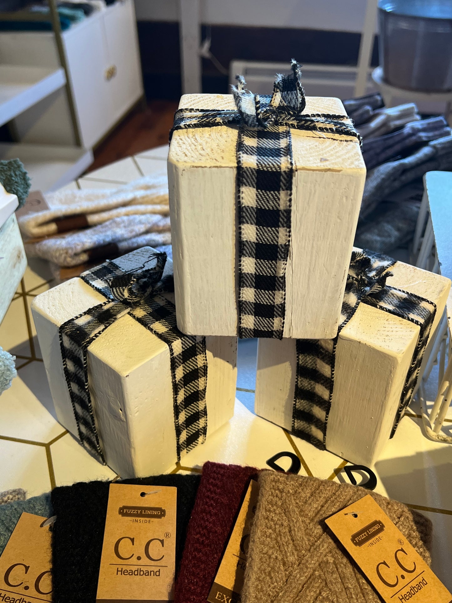 Wood Black White Ribbon Present Block