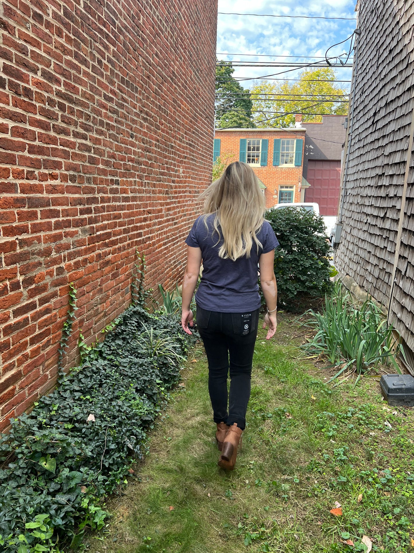 Ann's Garment Dyed Slub Tee