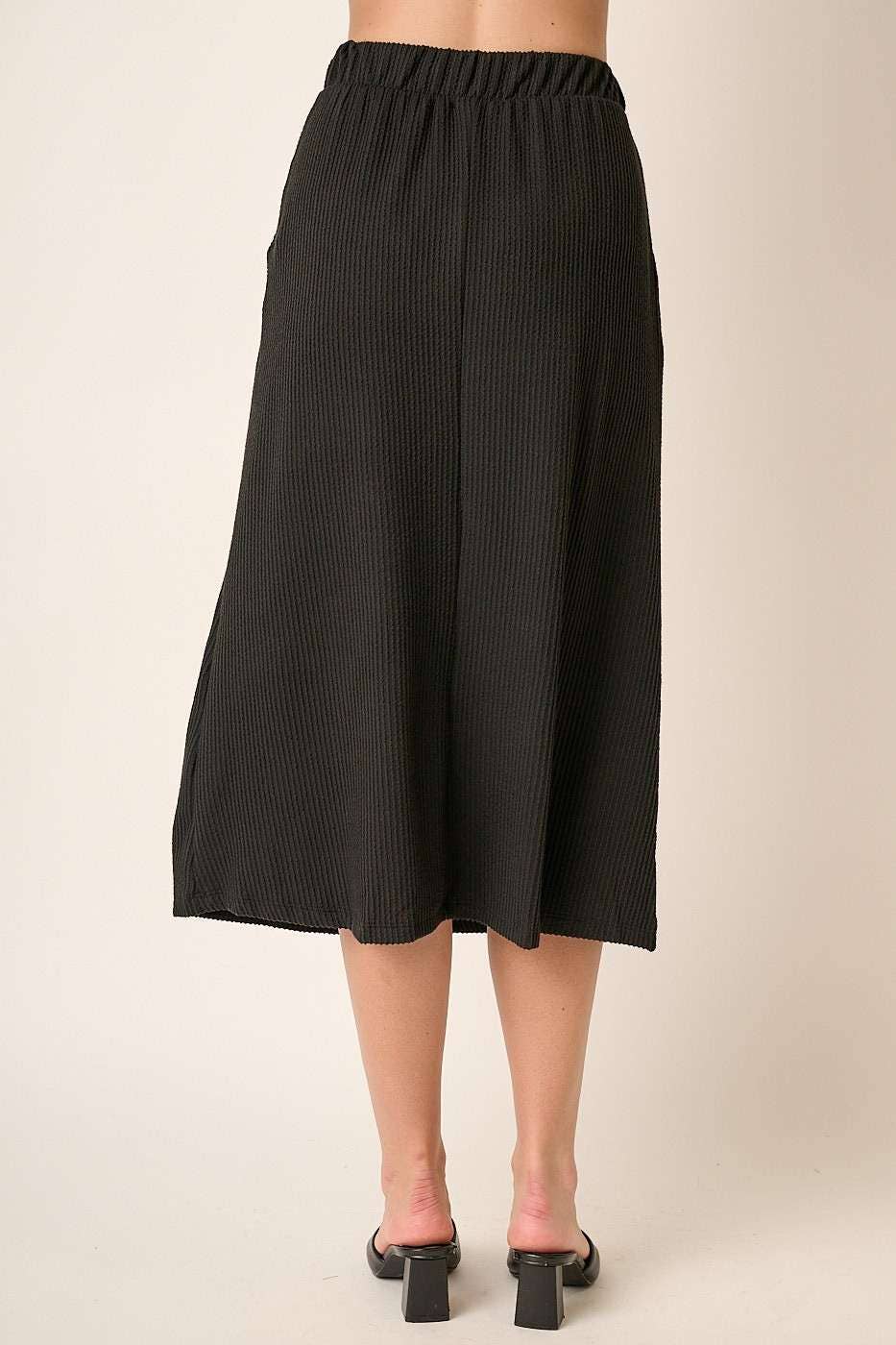 Beth's Ribbed Midi Skirt